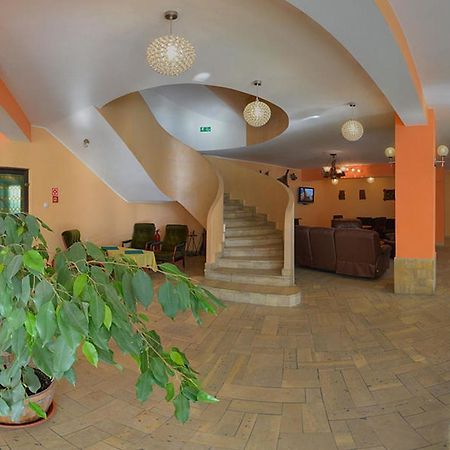 Dw Jontek Hotel Щирк Екстериор снимка