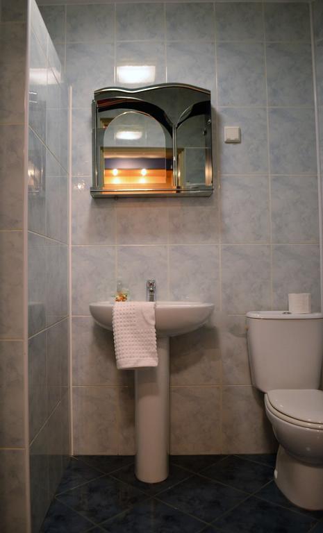 Dw Jontek Hotel Щирк Екстериор снимка