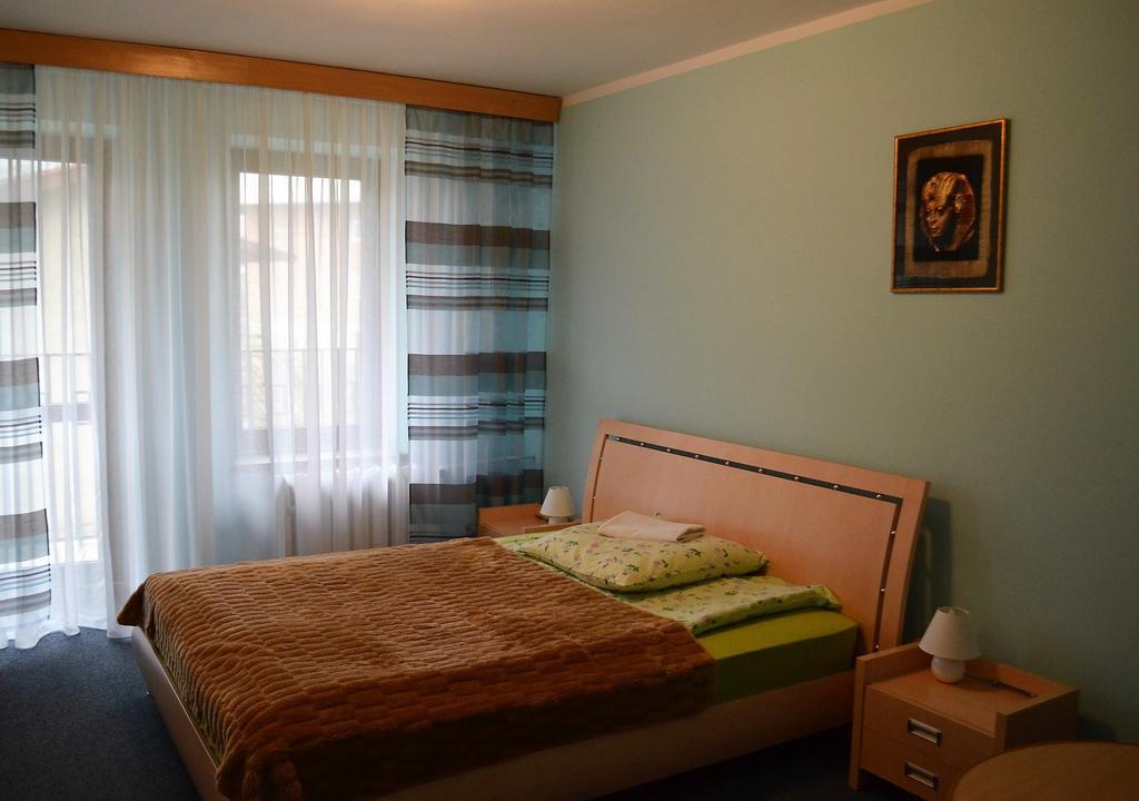 Dw Jontek Hotel Щирк Екстериор снимка