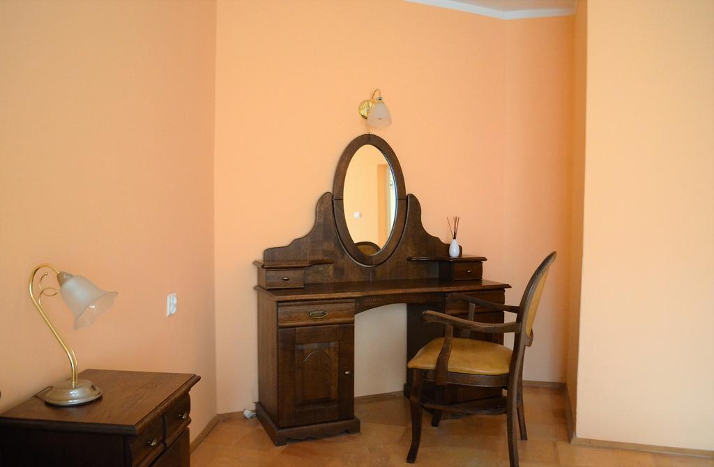 Dw Jontek Hotel Щирк Екстериор снимка