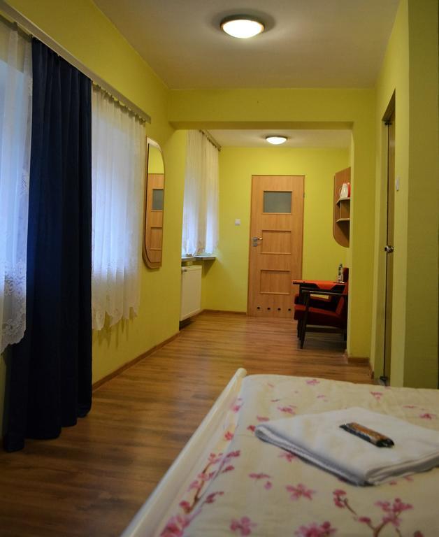 Dw Jontek Hotel Щирк Стая снимка