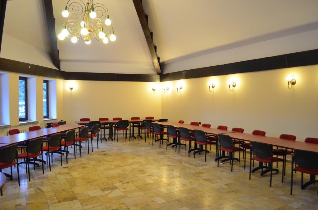 Dw Jontek Hotel Щирк Екстериор снимка