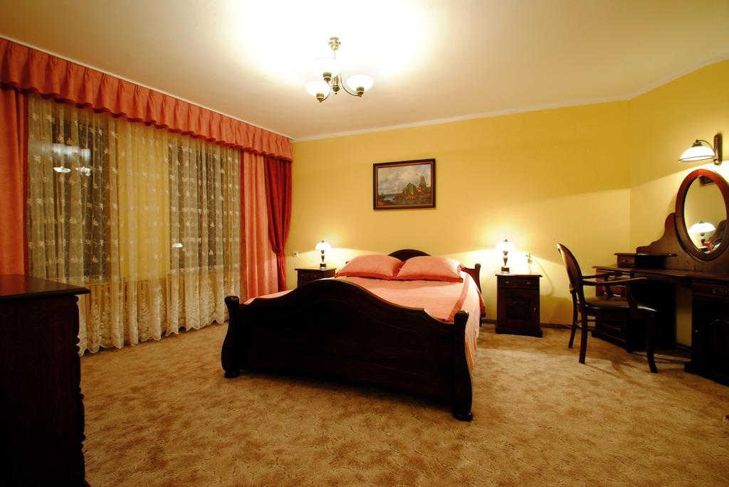 Dw Jontek Hotel Щирк Стая снимка