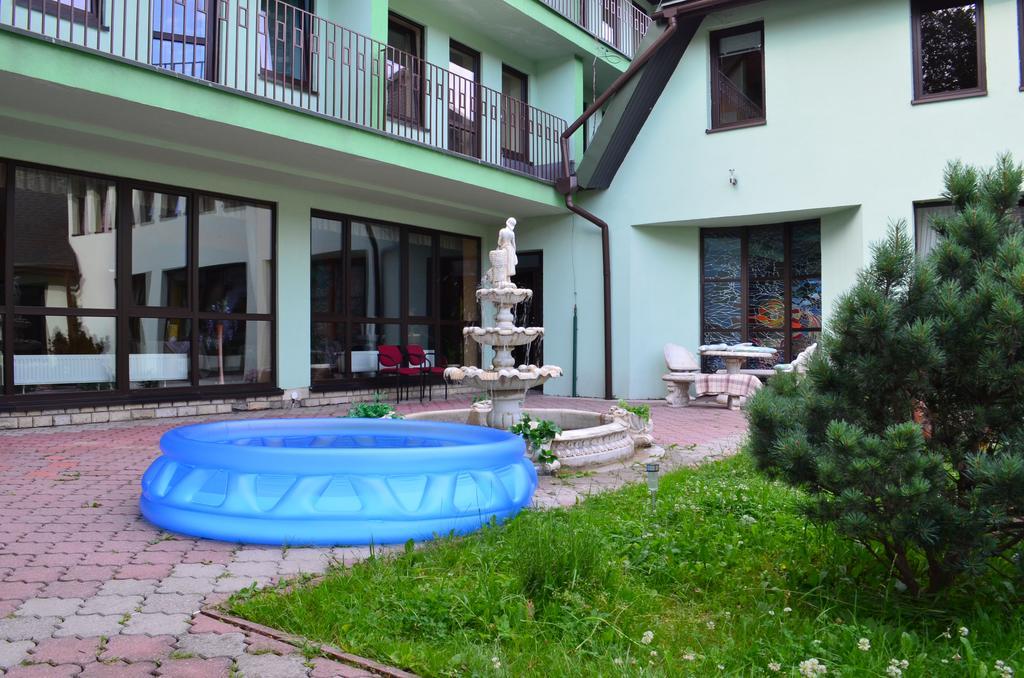 Dw Jontek Hotel Щирк Екстериор снимка